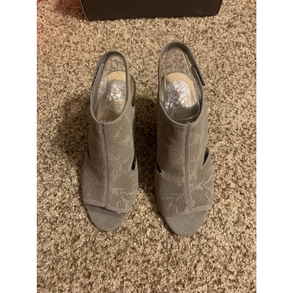 NWT Vince Camuto heels